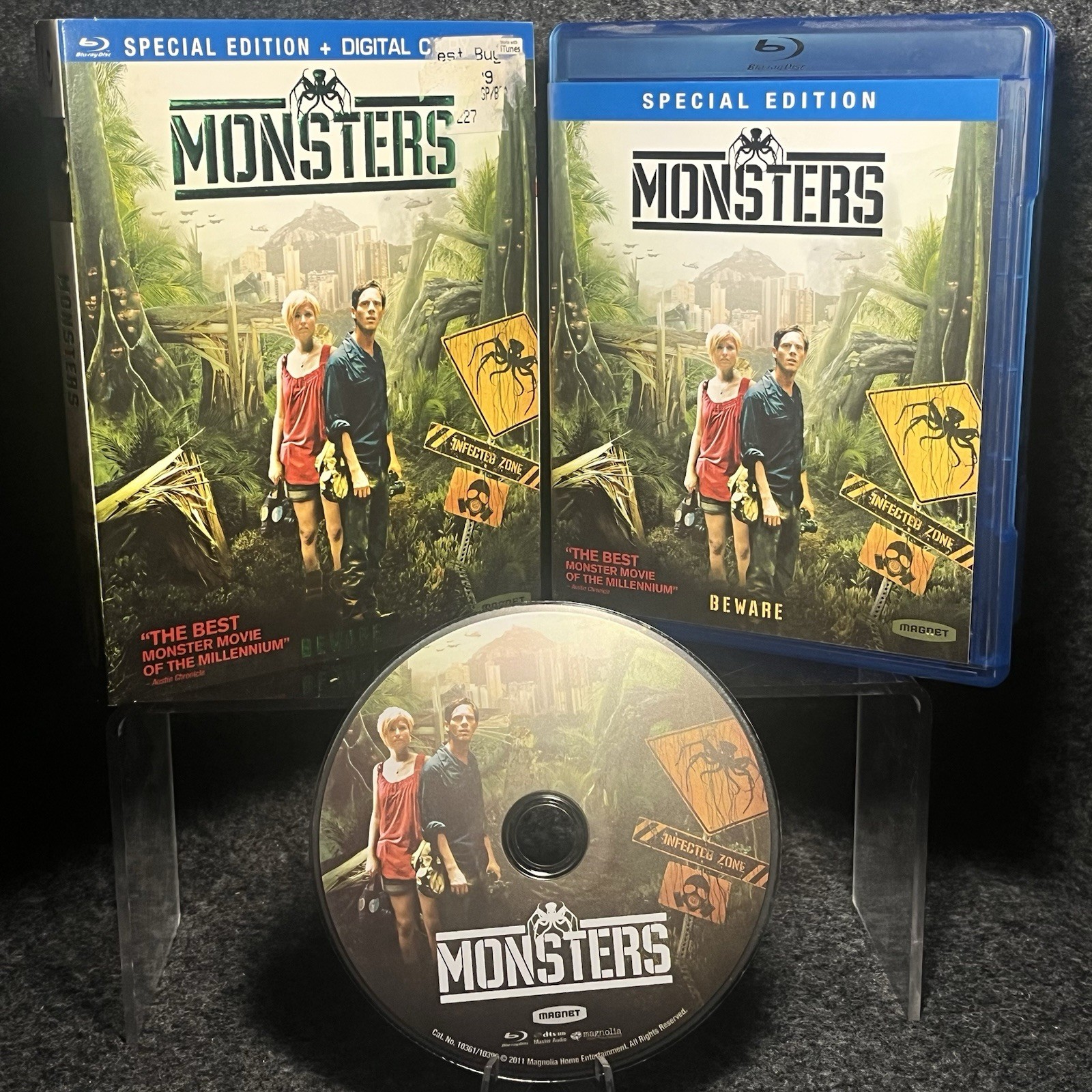 Monsters 2010 Special Edition Blu-ray w/ Slipcover Gareth Edwards Sci-Fi Horror