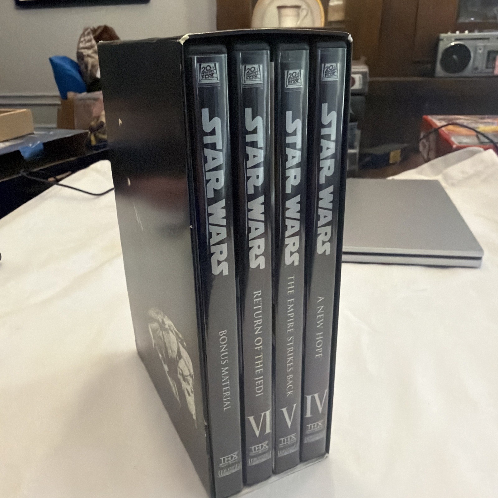 Star Wars Trilogy 4-disc Box Set 4-6 DVD IV V VI 4 5 6 and bonus material