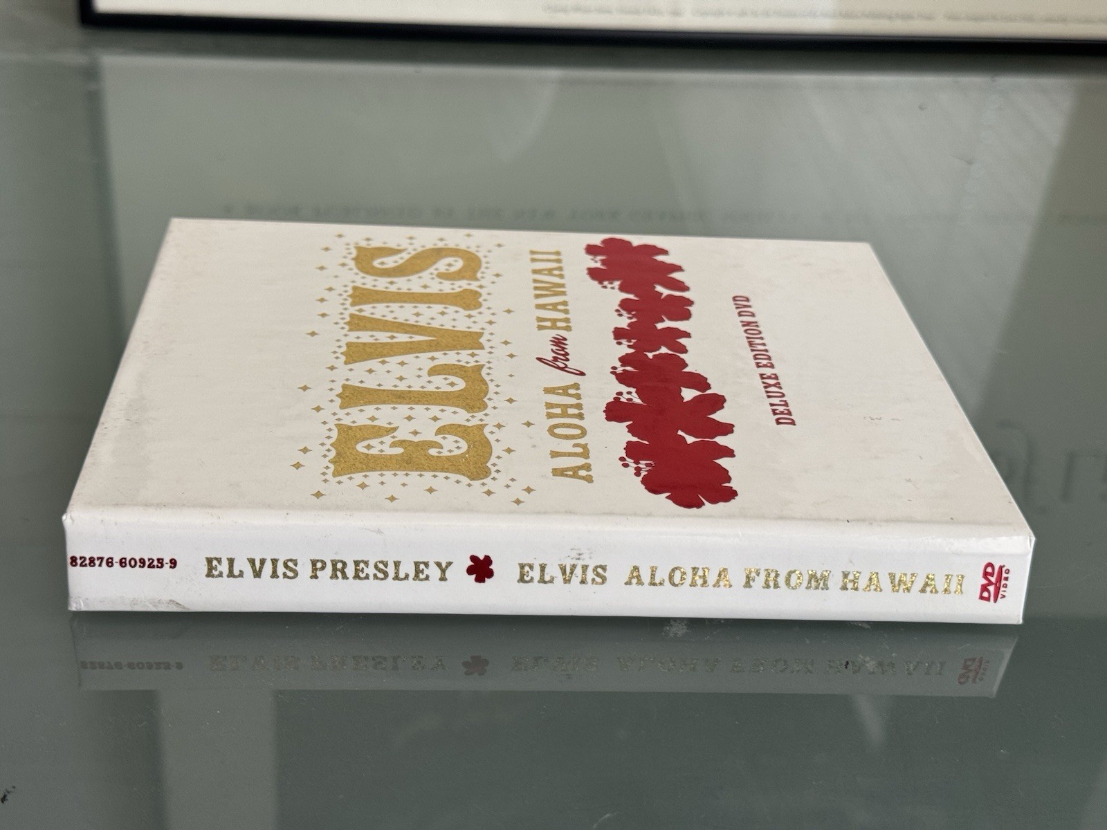 ELVIS PRESLEY – Aloha from Hawaii – Deluxe Edition 2-DVD Set w/Booklet 2004 Mint