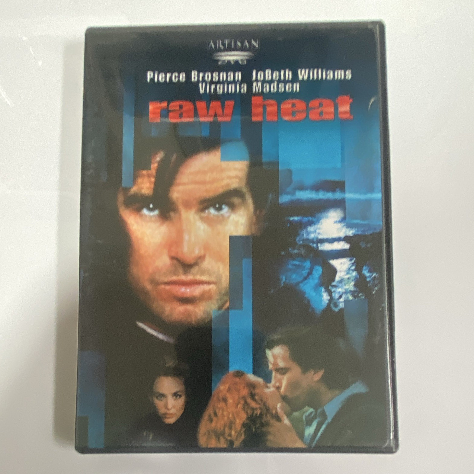 Artisan Raw Heat Full Screen DVD PG-13 English 2002 92min Hamilton Brosnan