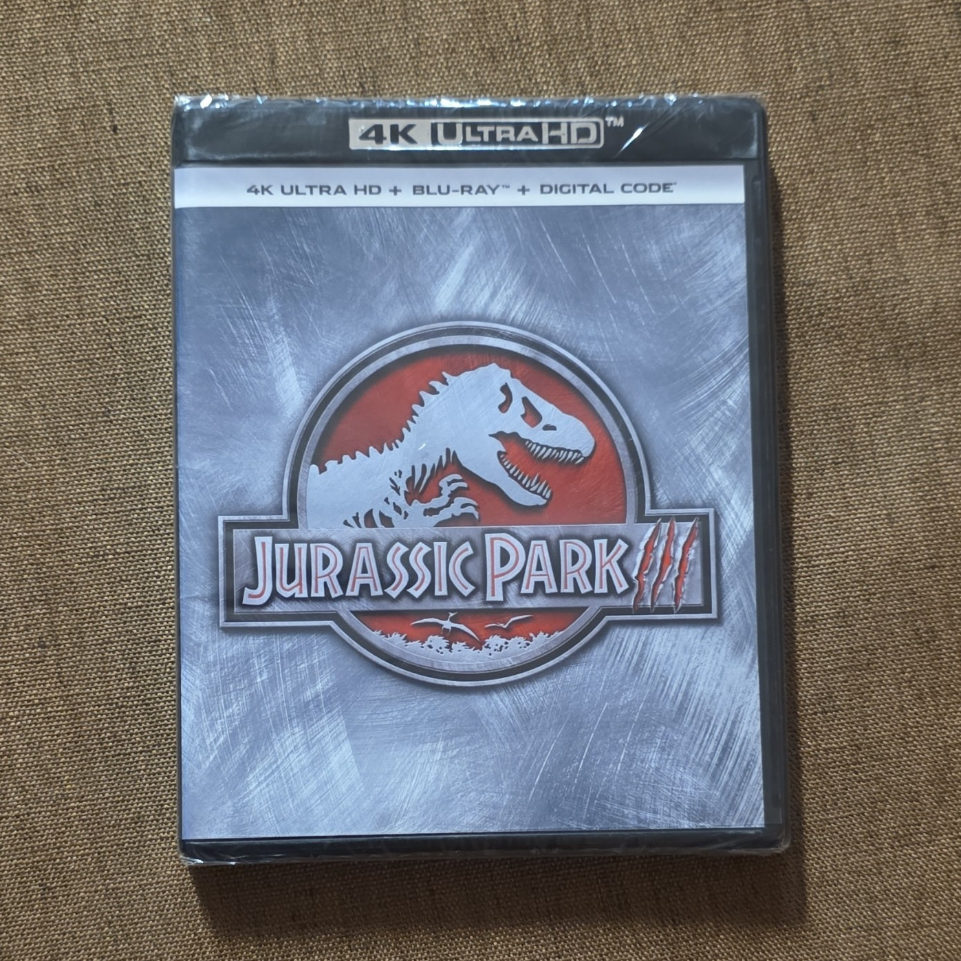 Universal Jurassic Park III 4K UHD + Blu-ray + Digital Copy (PG-13, 92 min)