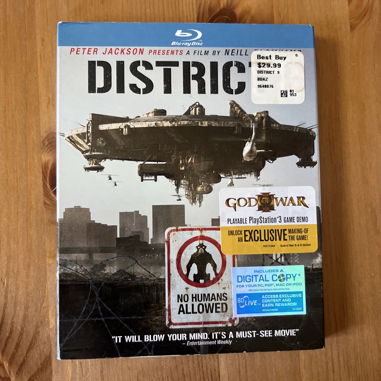 District 9 blu-ray Neill Blomkamp Terri Tatchell Sharlto Copley Jason Cope